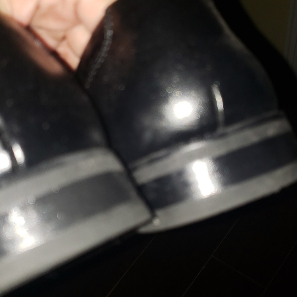 Shoes - Picture 2 of 4